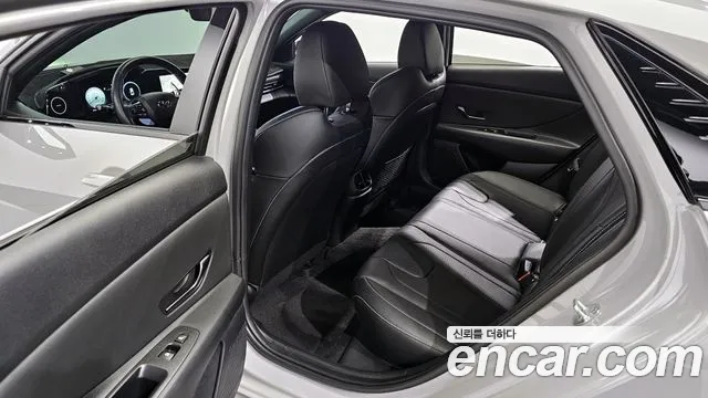 Hyundai AVANTE 2022 — фото 11