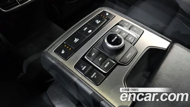 Hyundai Genesis 2016 — фото 18