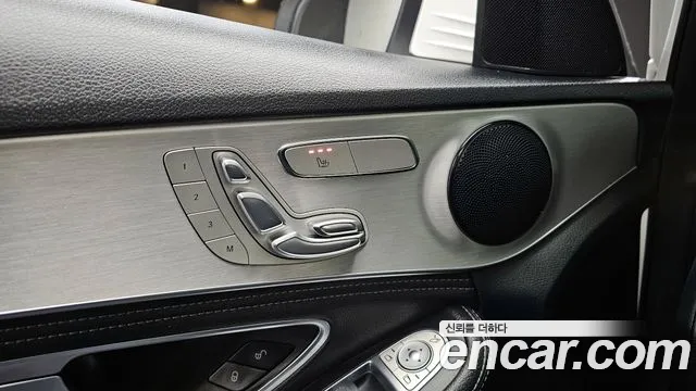 Mercedes-Benz C-Class 2016 — фото 18