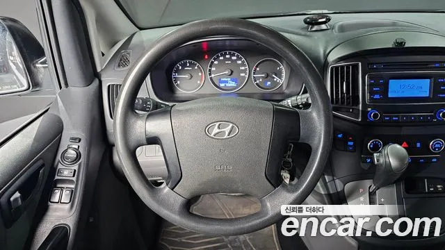 Hyundai Starex 2016 — фото 14