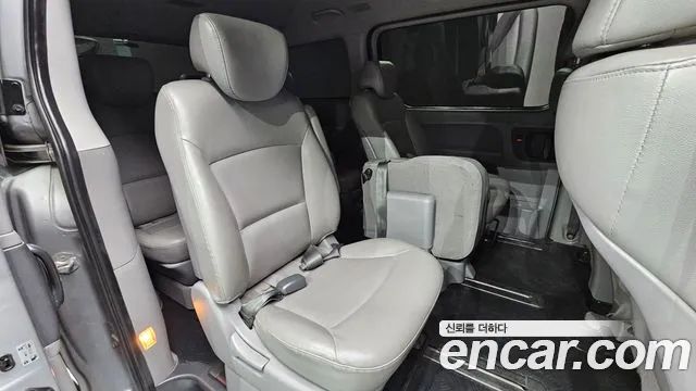 Hyundai Starex 2016 — фото 17