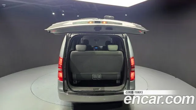 Hyundai Starex 2016 — фото 19