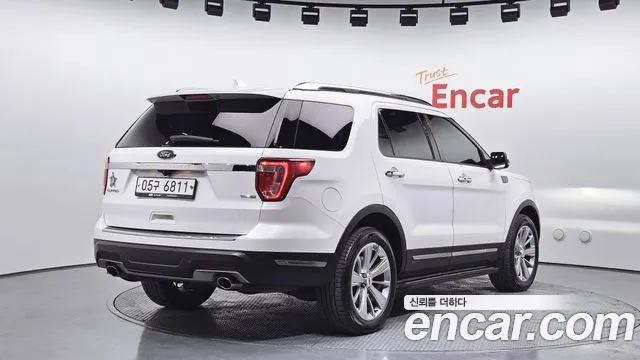 Ford Explorer 2018 — фото 2