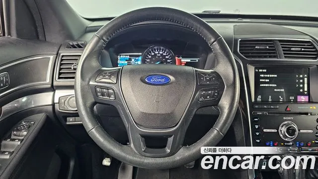 Ford Explorer 2018 — фото 15