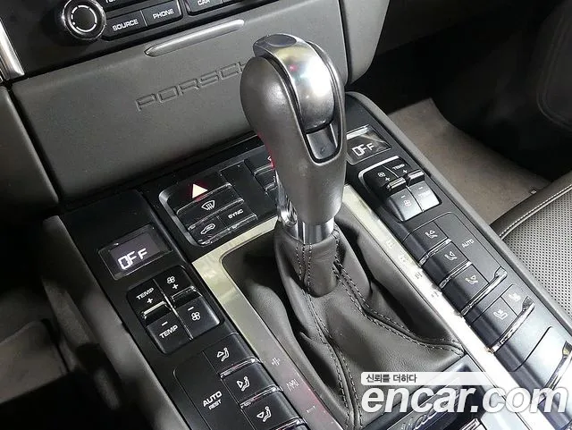 Porsche Macan 2018 — фото 14
