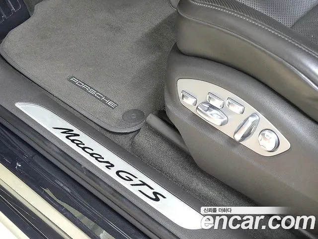 Porsche Macan 2018 — фото 16