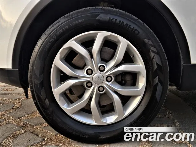 Land Rover Discovery 2018 — фото 18