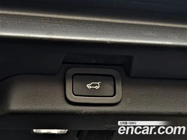 Land Rover Discovery 2018 — фото 19