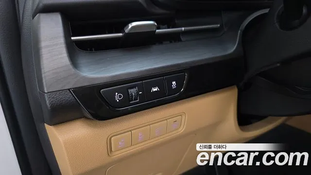 Kia Canival 2023 — фото 13