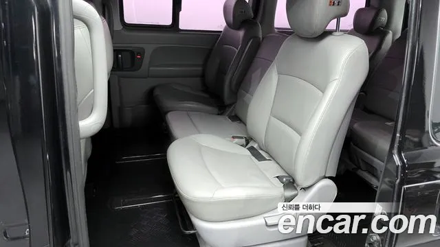 Hyundai Starex 2017 — фото 11