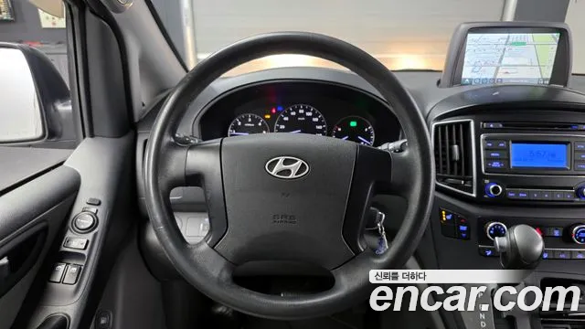 Hyundai Starex 2017 — фото 13