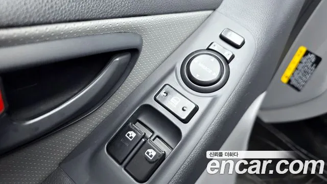 Hyundai Starex 2017 — фото 14