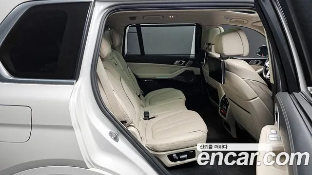 BMW X7 2022 — фото 11