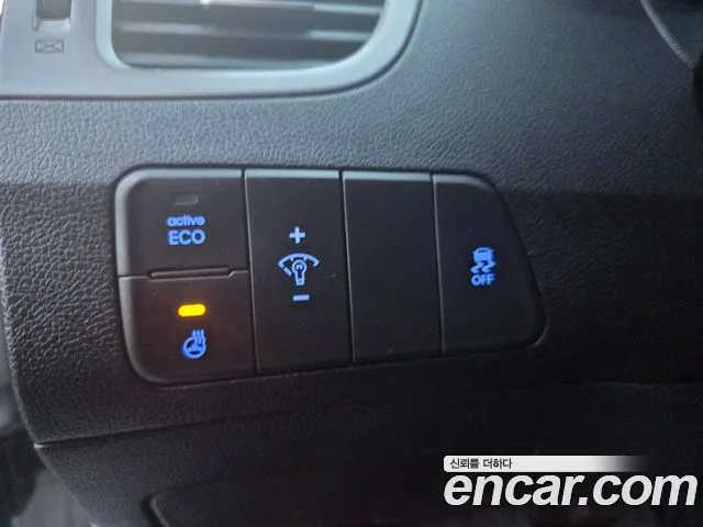 Hyundai AVANTE 2014 — фото 12