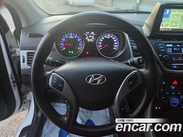 Hyundai AVANTE 2014 — фото 18
