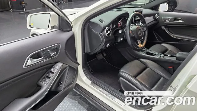 Mercedes-Benz GLA-Class 2018 — фото 11