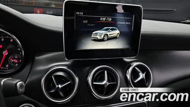 Mercedes-Benz GLA-Class 2018 — фото 15
