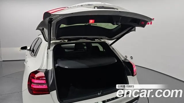 Mercedes-Benz GLA-Class 2018 — фото 20