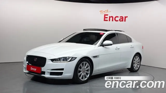 Jaguar XE 2016 — фото 1