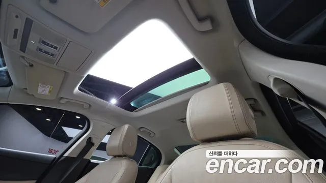 Jaguar XE 2016 — фото 11