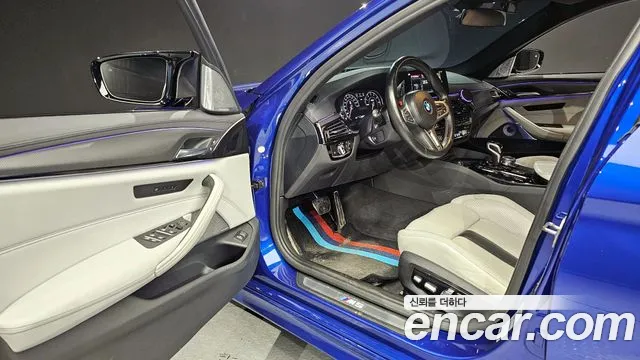 BMW M5 2018 — фото 10