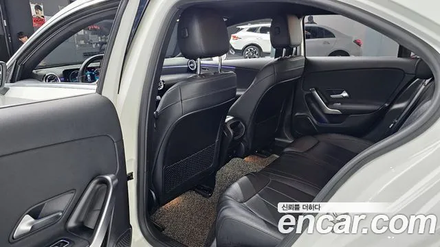 Mercedes-Benz A-Class 2021 — фото 12