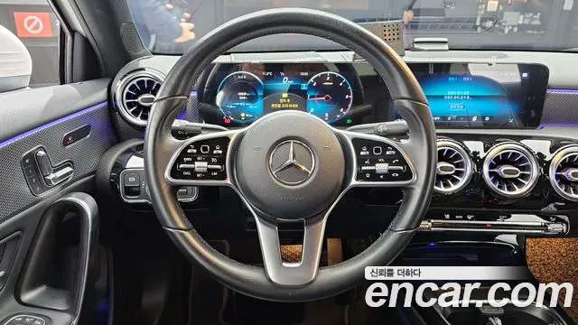 Mercedes-Benz A-Class 2021 — фото 14
