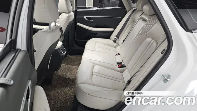 Hyundai Sonata 2020 — фото 12