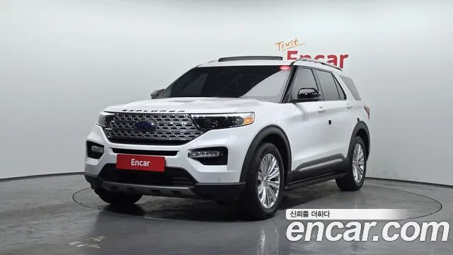 Ford Explorer 2020 — фото 1