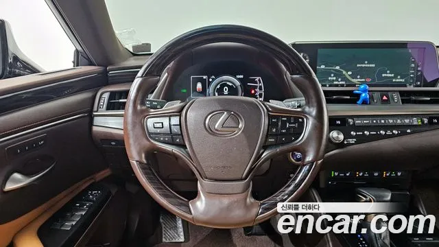 Lexus ES 2021 — фото 13