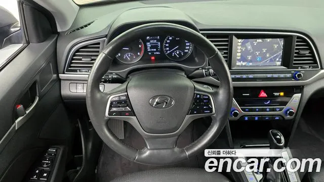 Hyundai AVANTE 2016 — фото 14