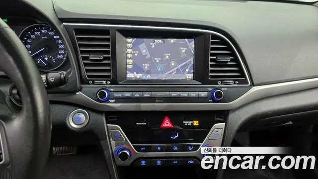 Hyundai AVANTE 2016 — фото 16
