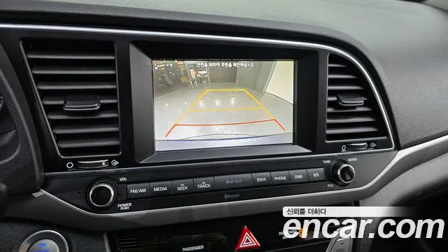 Hyundai AVANTE 2016 — фото 17