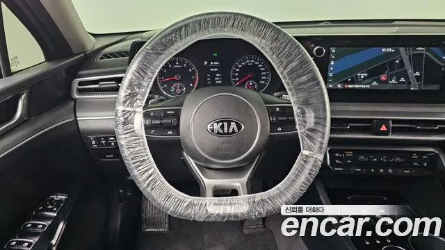 Kia K5 2021 — фото 13