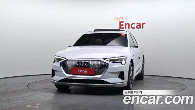 Audi e-tron 2021 — фото 3