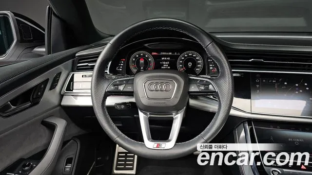 Audi Q8 2022 — фото 13