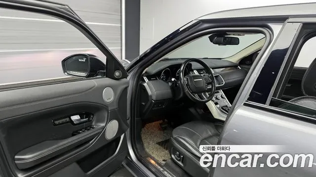 Land Rover Range Rover Evoque 2018 — фото 10