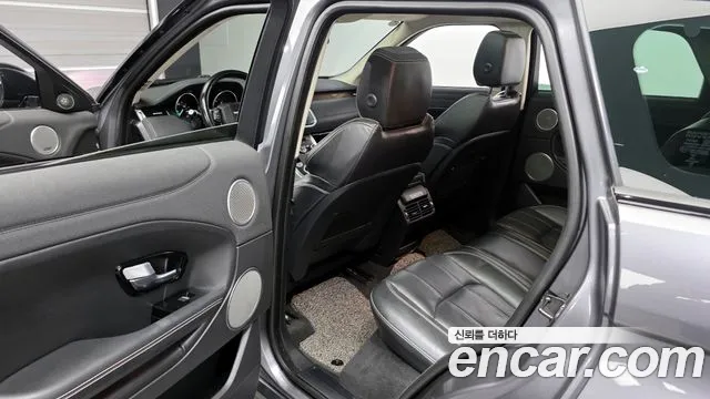 Land Rover Range Rover Evoque 2018 — фото 11