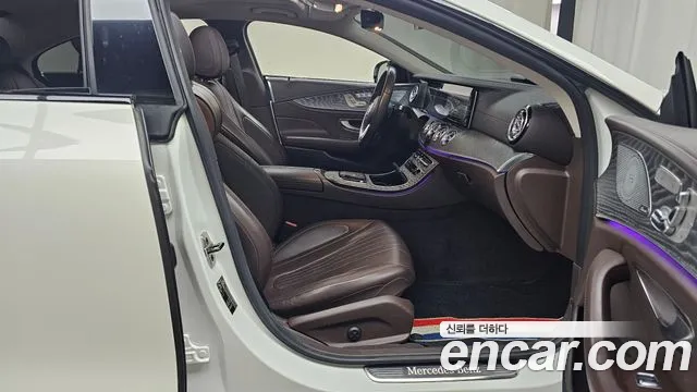 Mercedes-Benz CLS-Class 2021 — фото 11