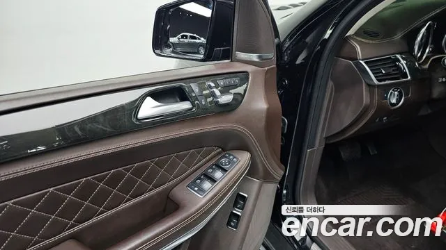 Mercedes-Benz GLS-Class 2017 — фото 19