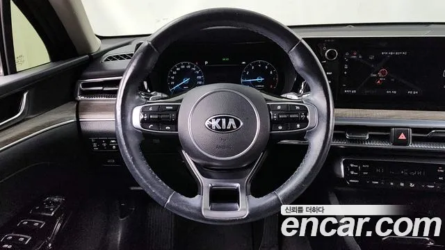 Kia K5 2021 — фото 13