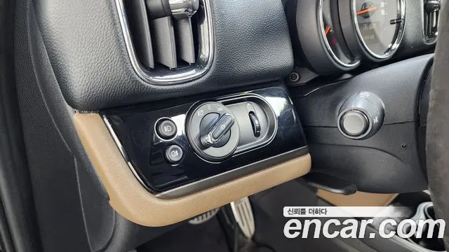 Mini Countryman 2020 — фото 14