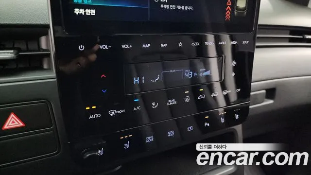 Hyundai Staria 2025 — фото 17