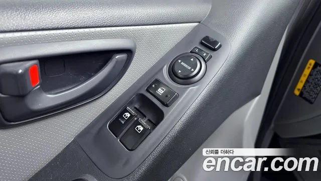 Hyundai Starex 2017 — фото 13