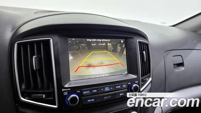 Hyundai Starex 2017 — фото 18