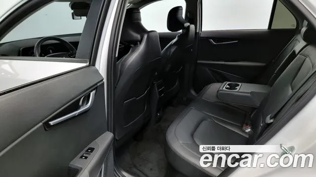 Kia Niro 2023 — фото 12