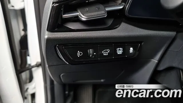 Kia Niro 2023 — фото 14