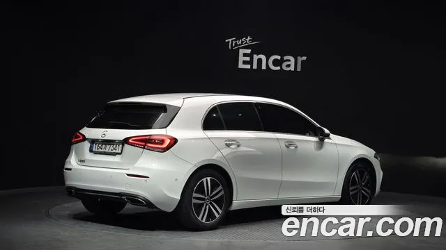 Mercedes-Benz A-Class 2021 — фото 2