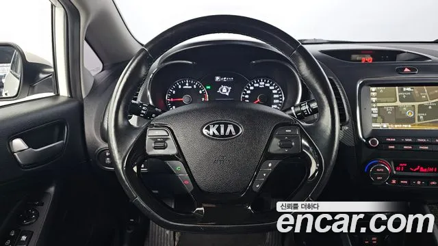 Kia K3 2017 — фото 13