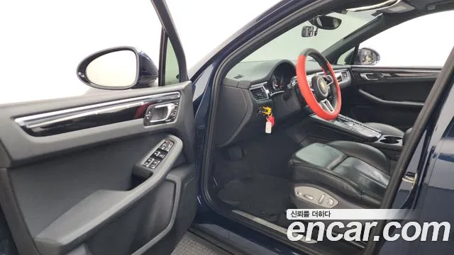 Porsche Macan 2015 — фото 10